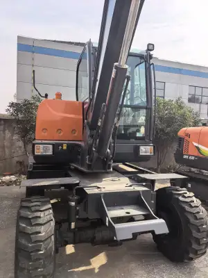 Used Doosan DX60W Mini Excavator photo 5