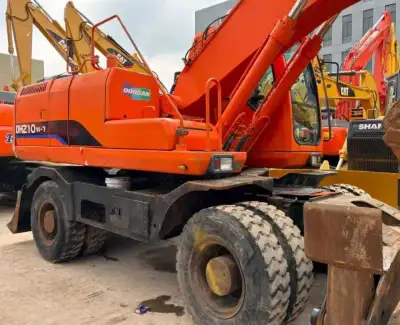 Used Doosan DH210W Excavator photo 6