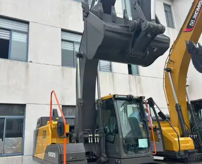 Used Volvo EC220 Excavator photo 12