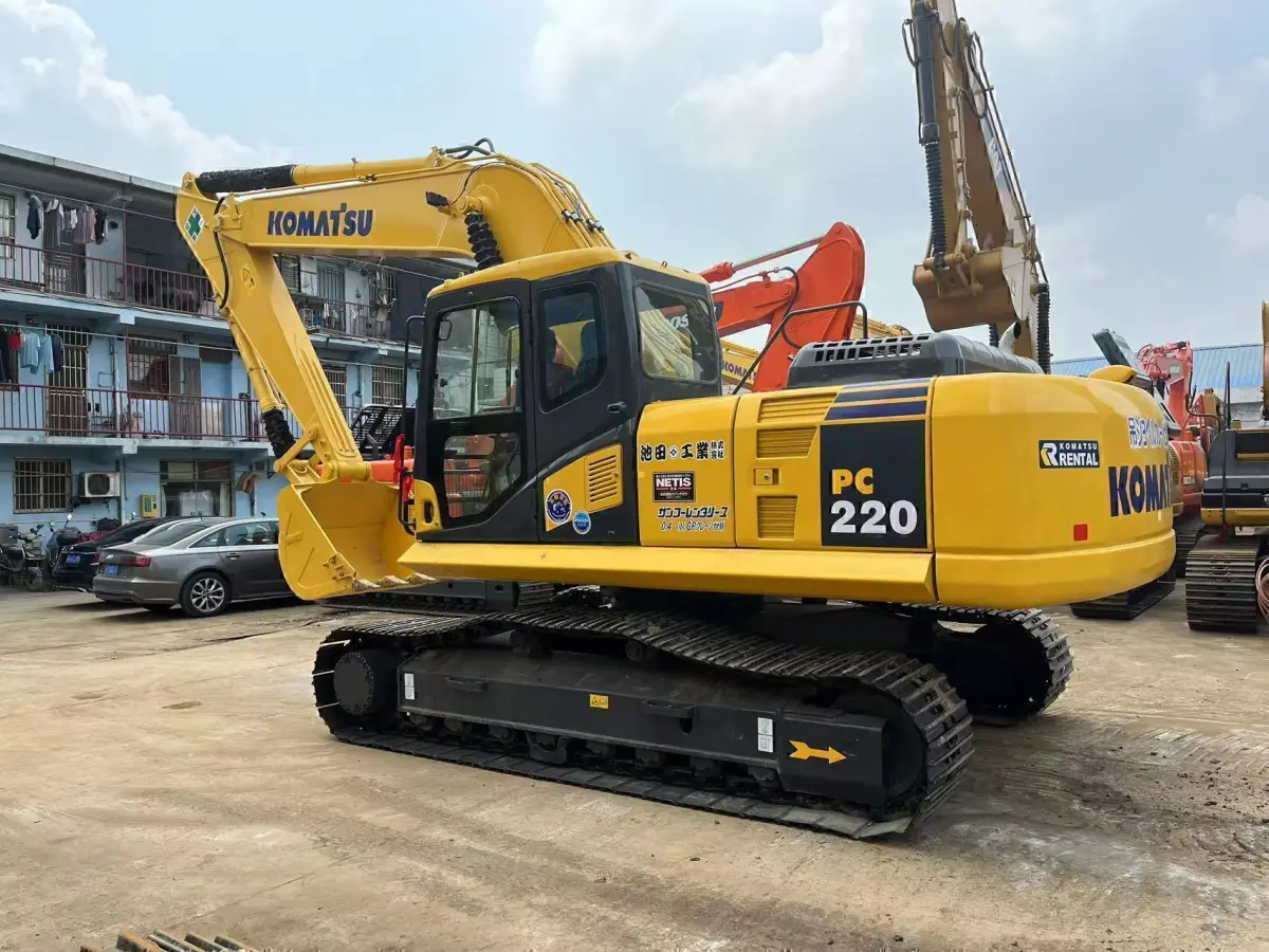 Used Komatsu PC220-7 Excavator photo 1