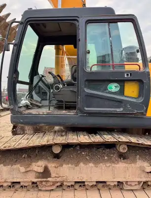 Used Hyundai 225LC-7 Excavator photo 4