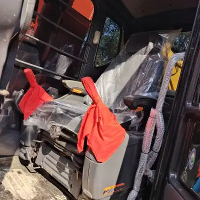 Used Hitachi 130 Excavator photo 6