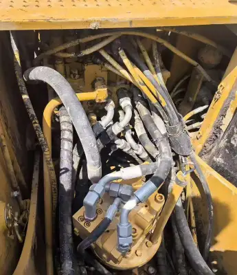 Used Caterpillar 318D Excavator photo 3