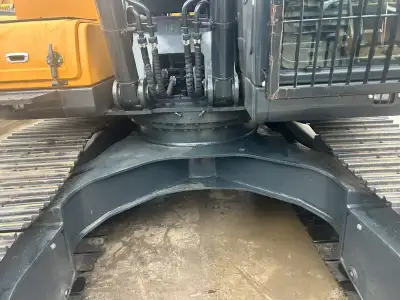 Used Hyundai 225LC-9S Excavator photo 5