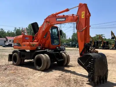 Used Doosan DH150W Wheeled Excavator photo 3