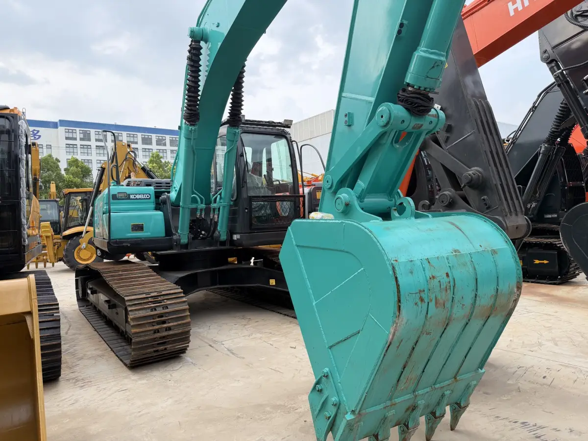 Used Kobelco 210 Excavator photo 1