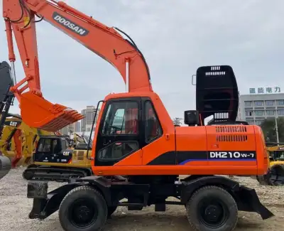 Used Doosan DH210W Excavator photo 11