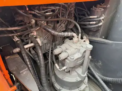 Used Hitachi 210 Excavator photo 3
