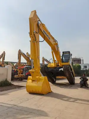 Used Komatsu PC450-7 Excavator photo 2