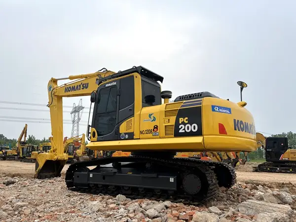 Used Komatsu PC200-8 Excavator photo 1