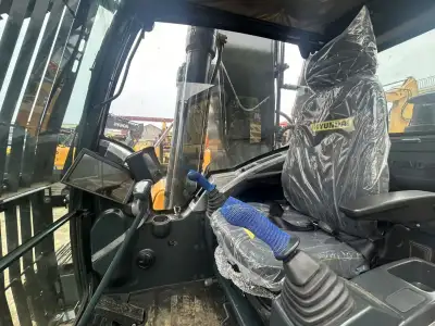 Used Hyundai 300LC-9S Excavator photo 2