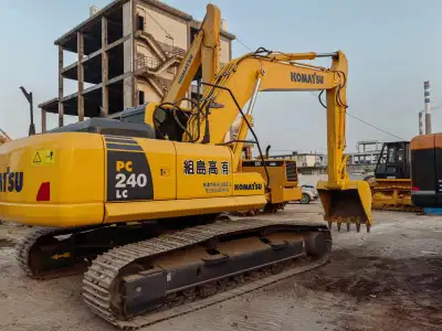 Used Komatsu PC240-8 Excavator photo 3
