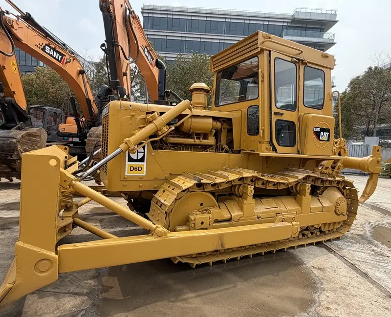 Used Caterpillar D6D Bulldozer photo 1