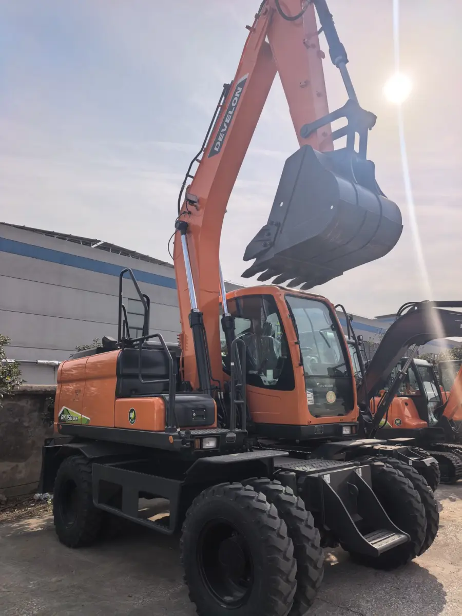 Used Doosan DX150WE Excavator photo 1