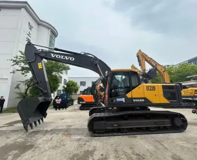 Used Volvo EC220 Excavator photo 2