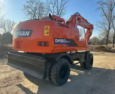 Used Doosan DH150W-7 Wheeled Excavator photo 4