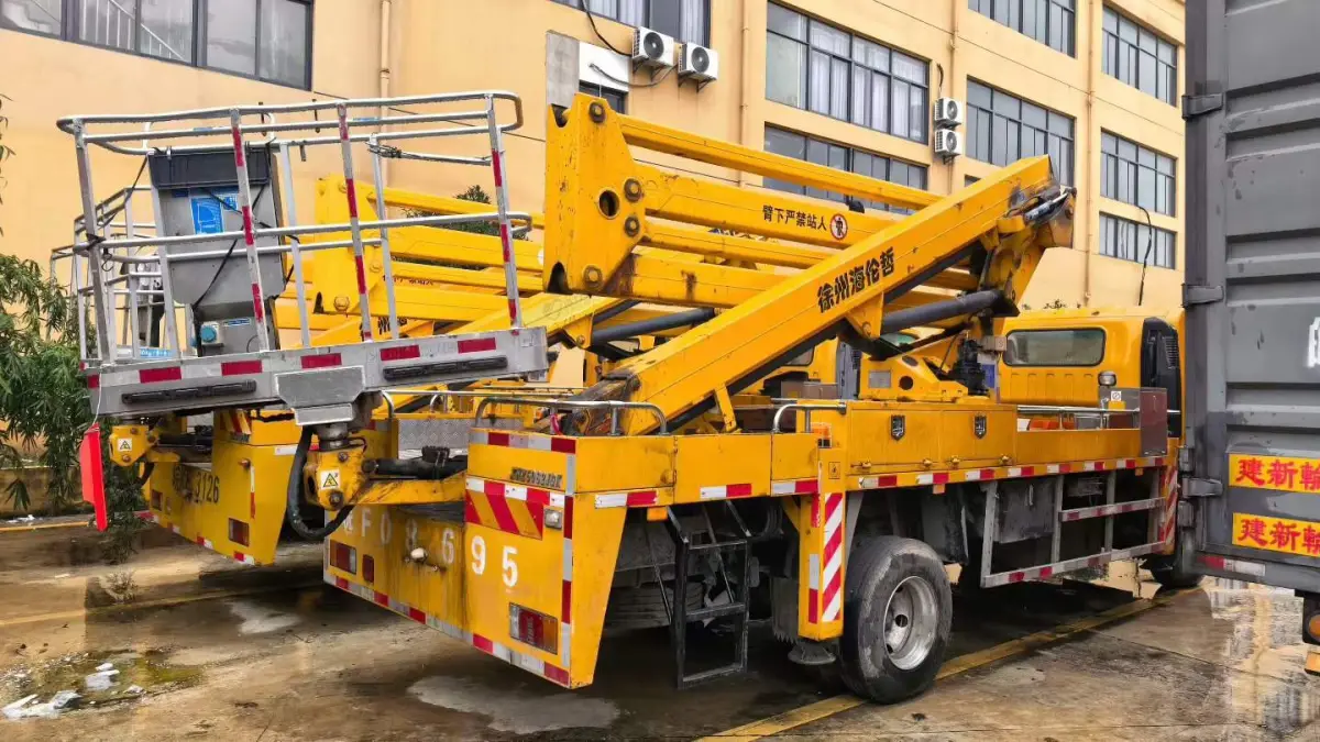 Used Aerial Lift photo 1