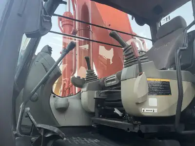 Used Hitachi 470 Excavator photo 5