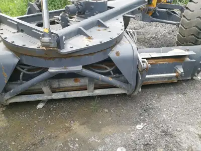 Used XCMG GR215 Motor Grader photo 4