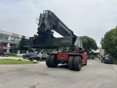 Used Kalmar 45Ton Reach Stacker photo 8