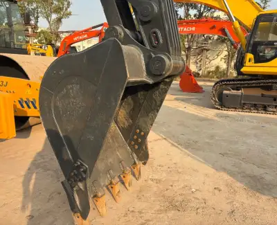 Used Hyundai HX220HD Excavator photo 2