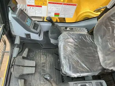 Used Komatsu PC220-7 Excavator photo 5