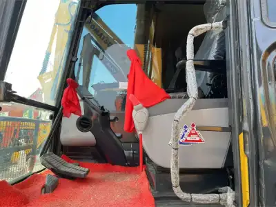 Used Komatsu PC200-8 Excavator photo 5