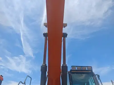 Used Doosan DX400LC-7B Excavator photo 2