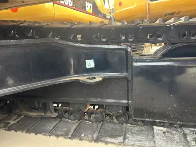 Used Caterpillar 320 Excavator photo 2