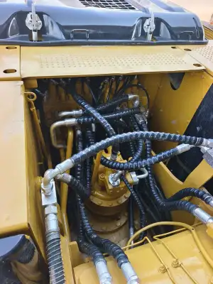 Used Caterpillar CAT320D Direct Injection Excavator photo 7