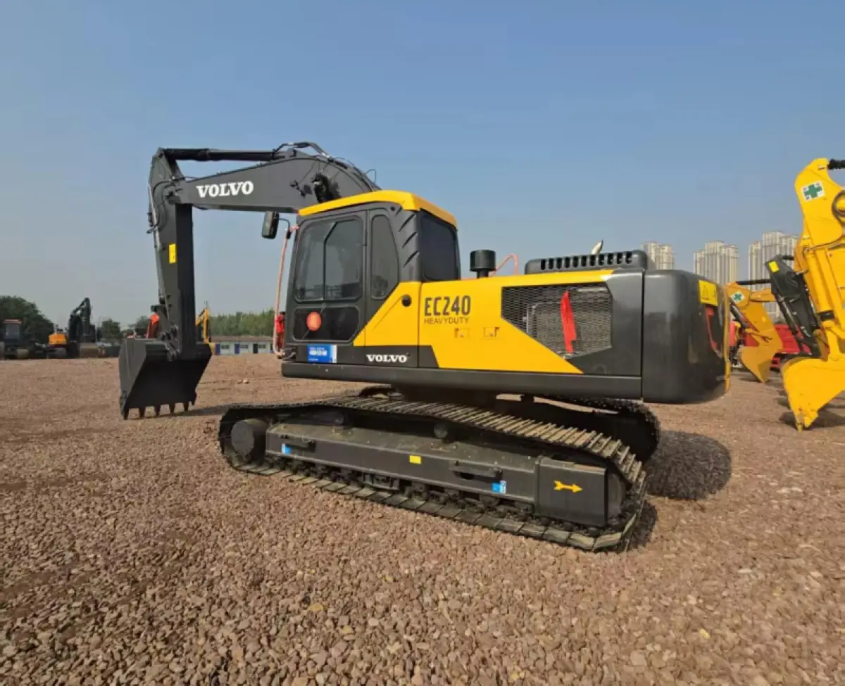 Used Volvo 240 Excavator photo 1