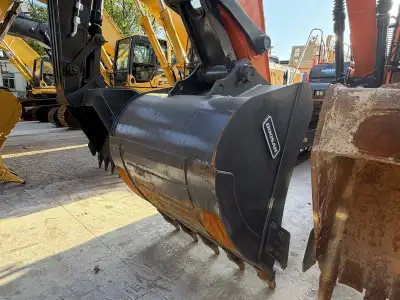 Used Doosan 225LCA Excavator photo 3