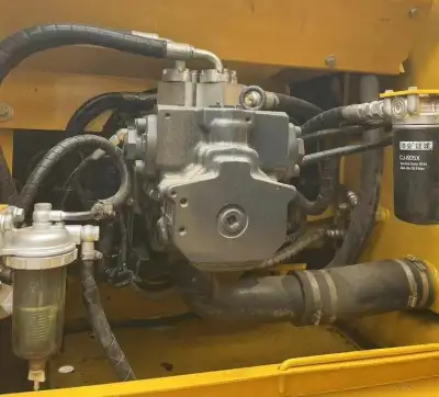 Used Komatsu PC220-7 Excavator photo 11
