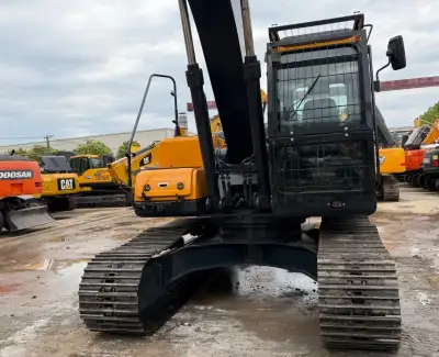 Used Hyundai 220 Excavator photo 10