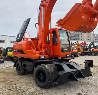 Used Doosan DH210W Excavator photo 3