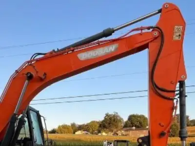 Used Doosan DX140LC Excavator photo 7