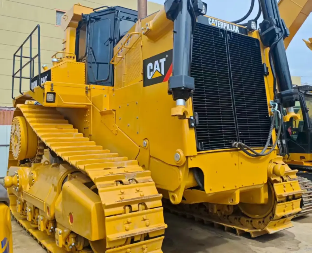 Used Caterpillar D10 Bulldozer photo 1