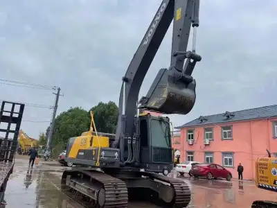 Used Volvo EC210B Excavator photo 3