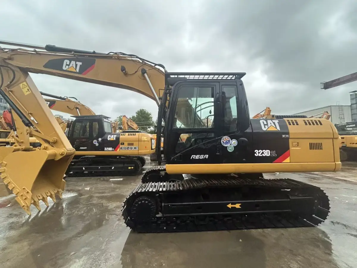 Used Caterpillar 323D2L Excavator photo 1