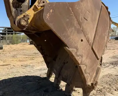Used Caterpillar 374 Excavator photo 12