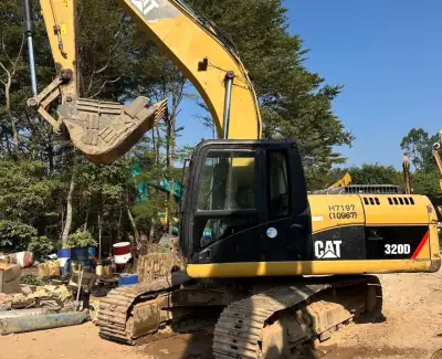 Used Caterpillar 320D Excavator photo 5