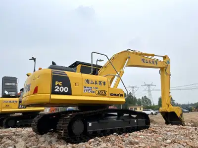 Used Komatsu PC200-8 Excavator photo 2