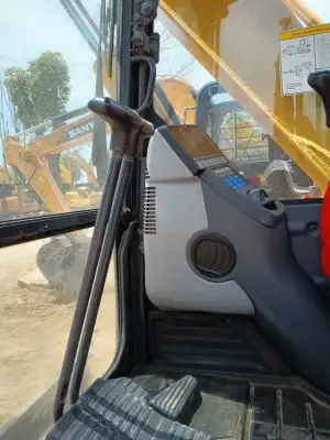Used Komatsu PC70-8 Excavator photo 9