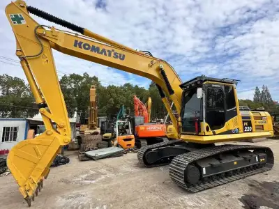 Used Komatsu PC220-8 Excavator photo 3