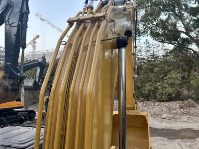 Used Caterpillar 320 Excavator photo 4