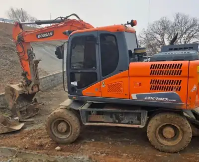 Used Doosan 140 Excavator photo 7