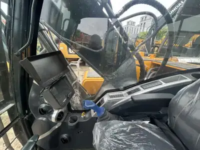 Used Hyundai 305LC-9T Excavator photo 9