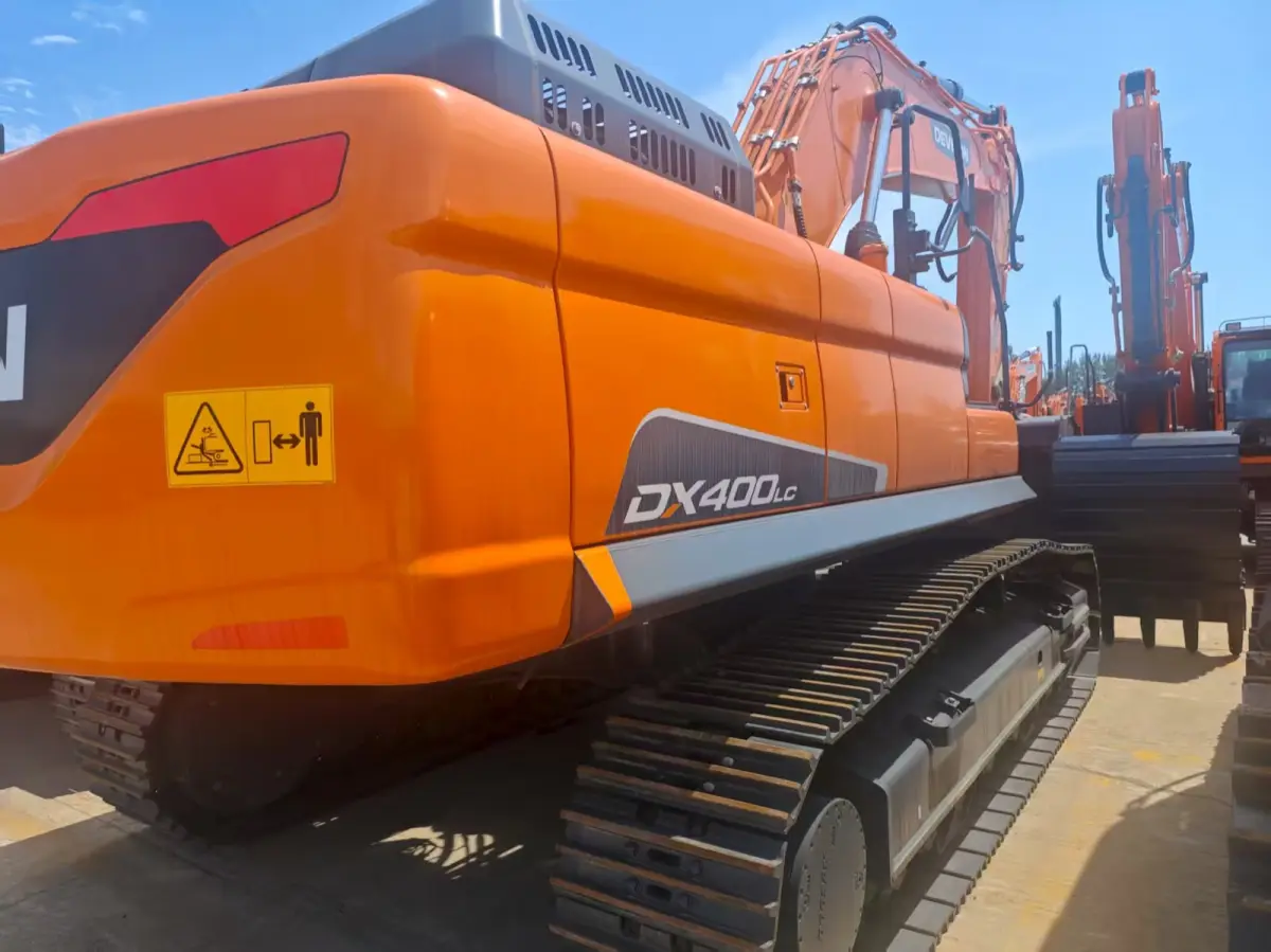 Used Doosan DX400LC-7B Excavator photo 1