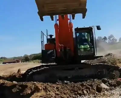 Used Hitachi 490 Excavator photo 6