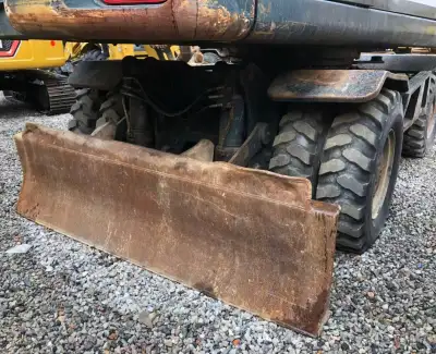 Used Hyundai 210W-9 Excavator photo 4
